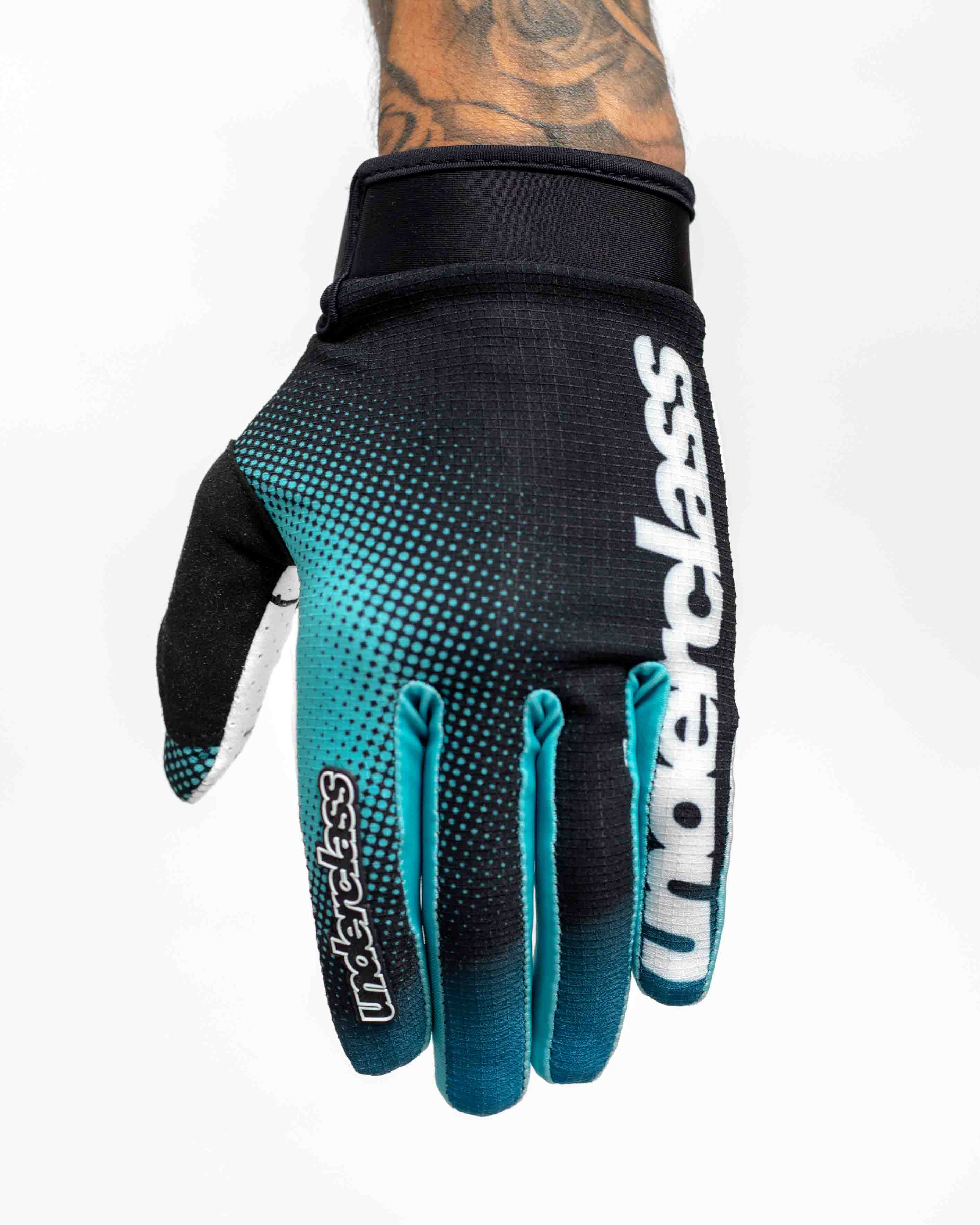  Foto zu UCMX - PRO Surge Blue Gloves – The Underclass 