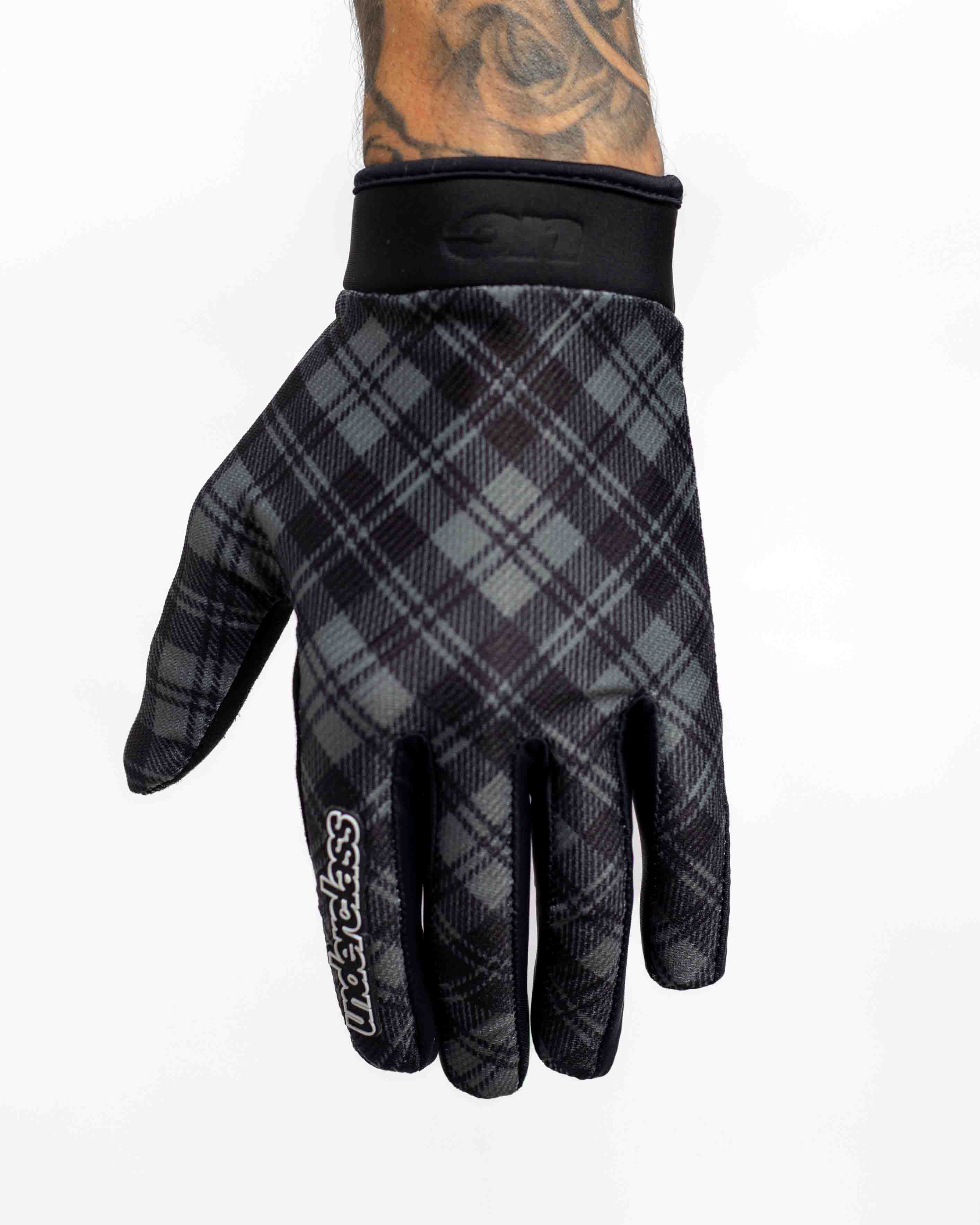  UCMX - Kore Gloves – The Underclass Illustration 
