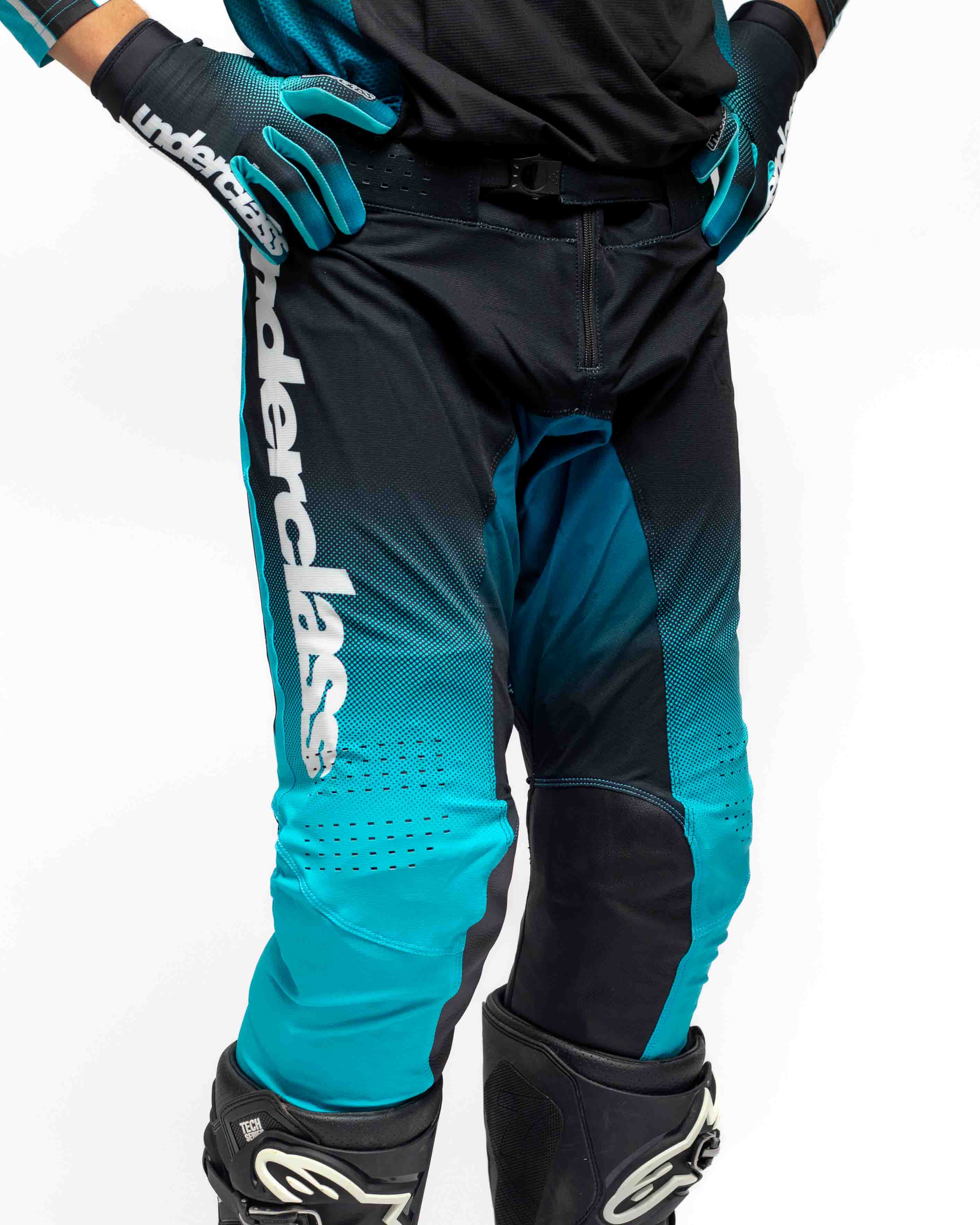  Foto zu UCMX - PRO Surge Blue Pants – The Underclass 