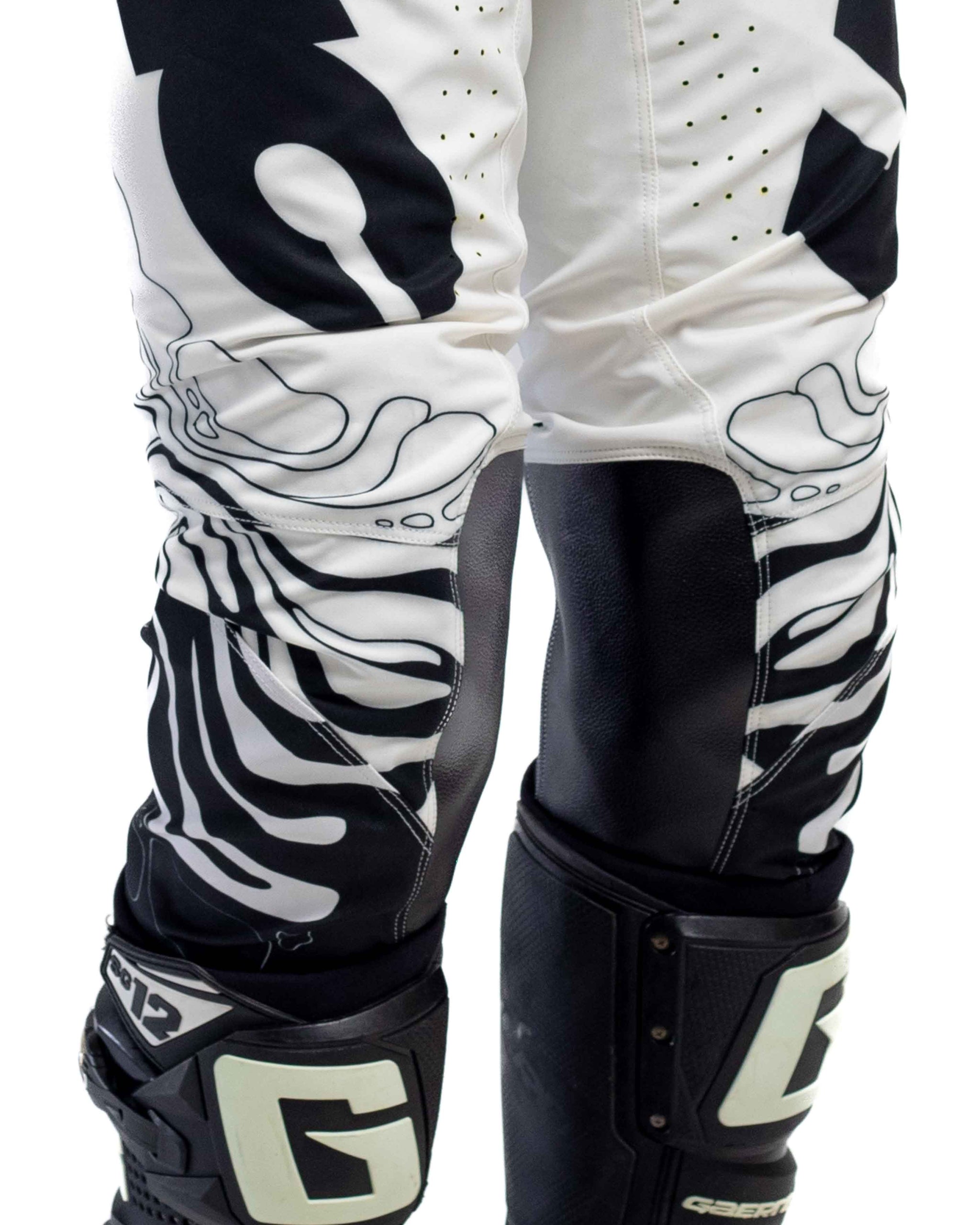UCMX - ELITE Magma White Pants