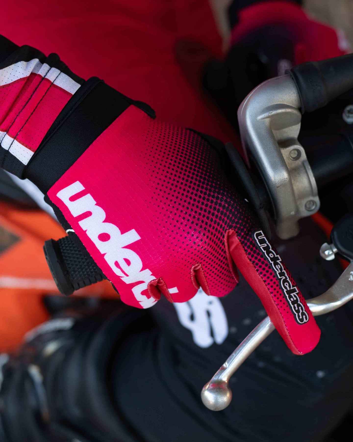 UCMX - PRO Surge Red Gloves