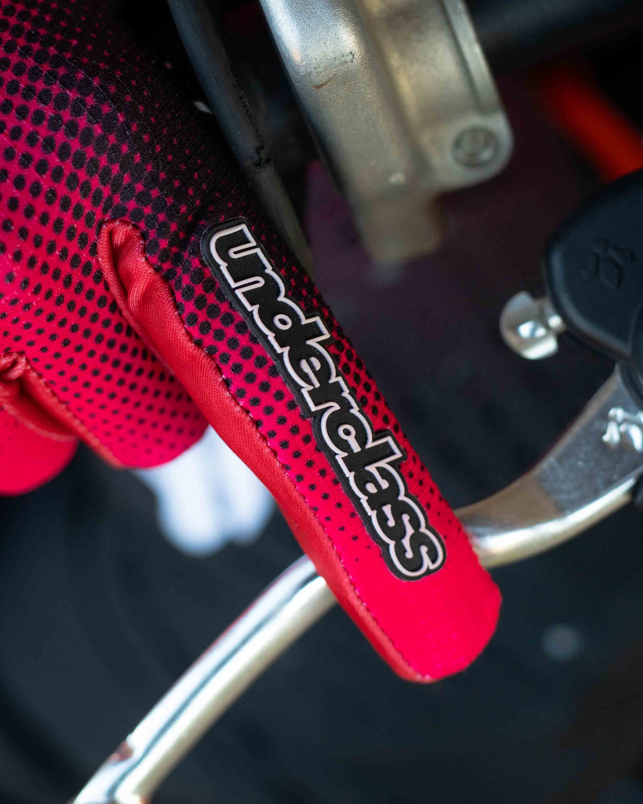 UCMX - PRO Surge Red Gloves