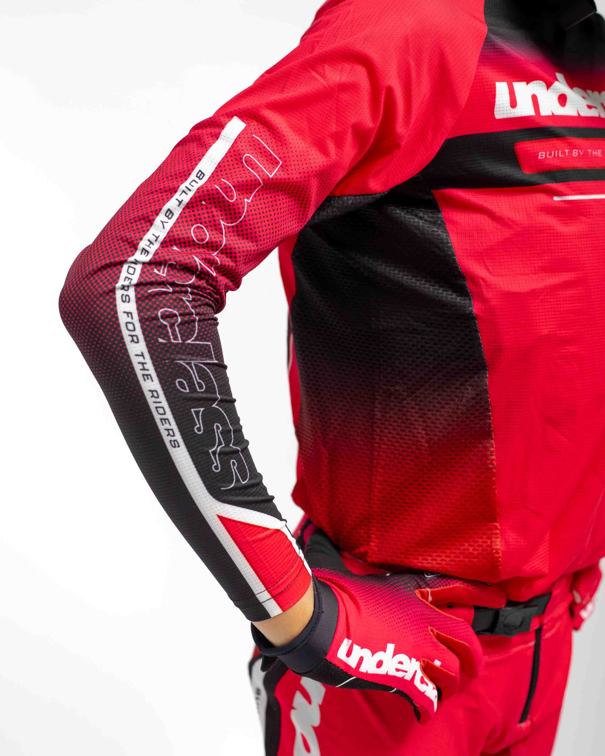 UCMX - PRO Surge Red Youth Full Kit